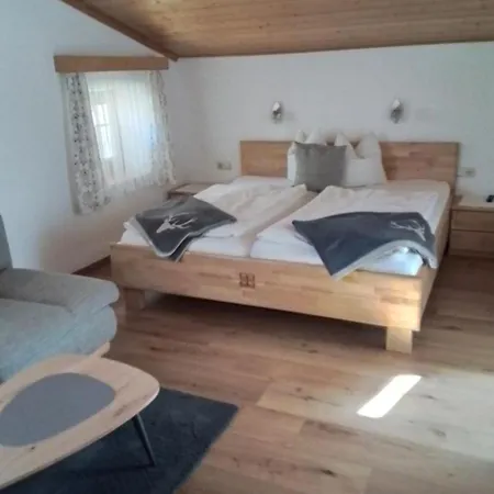 Lackenhof راوريس